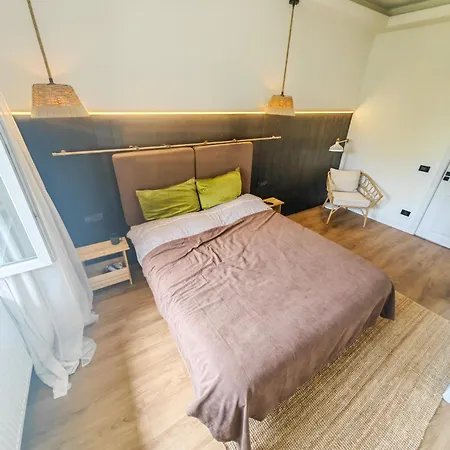 Little United Kingdom Embassy * Βουκουρέστι