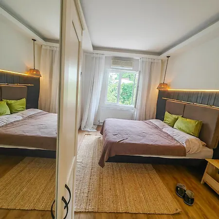 Little United Kingdom Embassy * Bukareszt