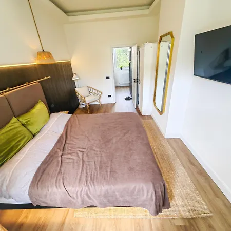 Little United Kingdom Embassy * Βουκουρέστι