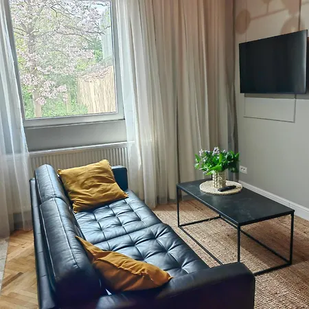 Little United Kingdom Embassy Apartament *