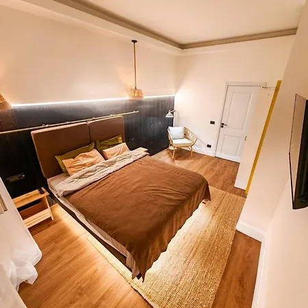 Little United Kingdom Embassy