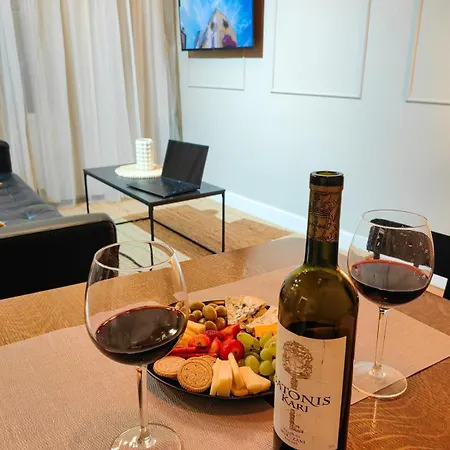 Little United Kingdom Embassy Βουκουρέστι