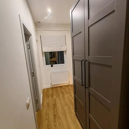 Little United Kingdom Embassy * Bukareszt