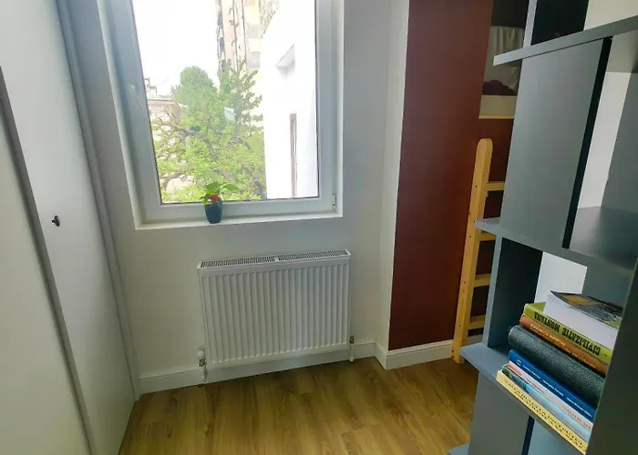 Little United Kingdom Embassy Apartment *