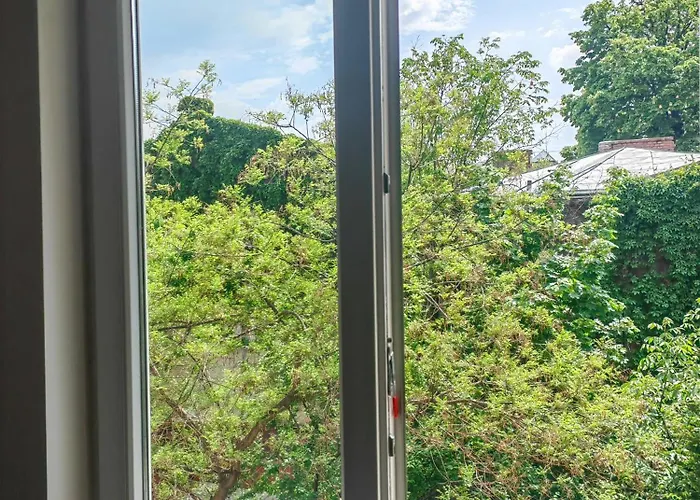 Little United Kingdom Embassy Бухарест