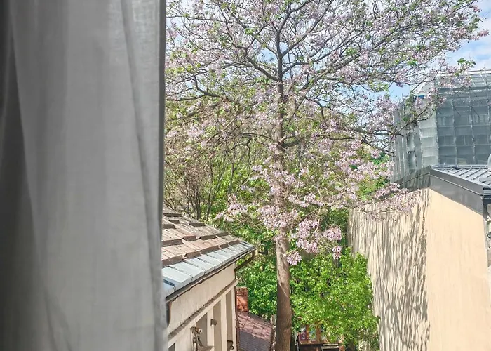 Little United Kingdom Embassy